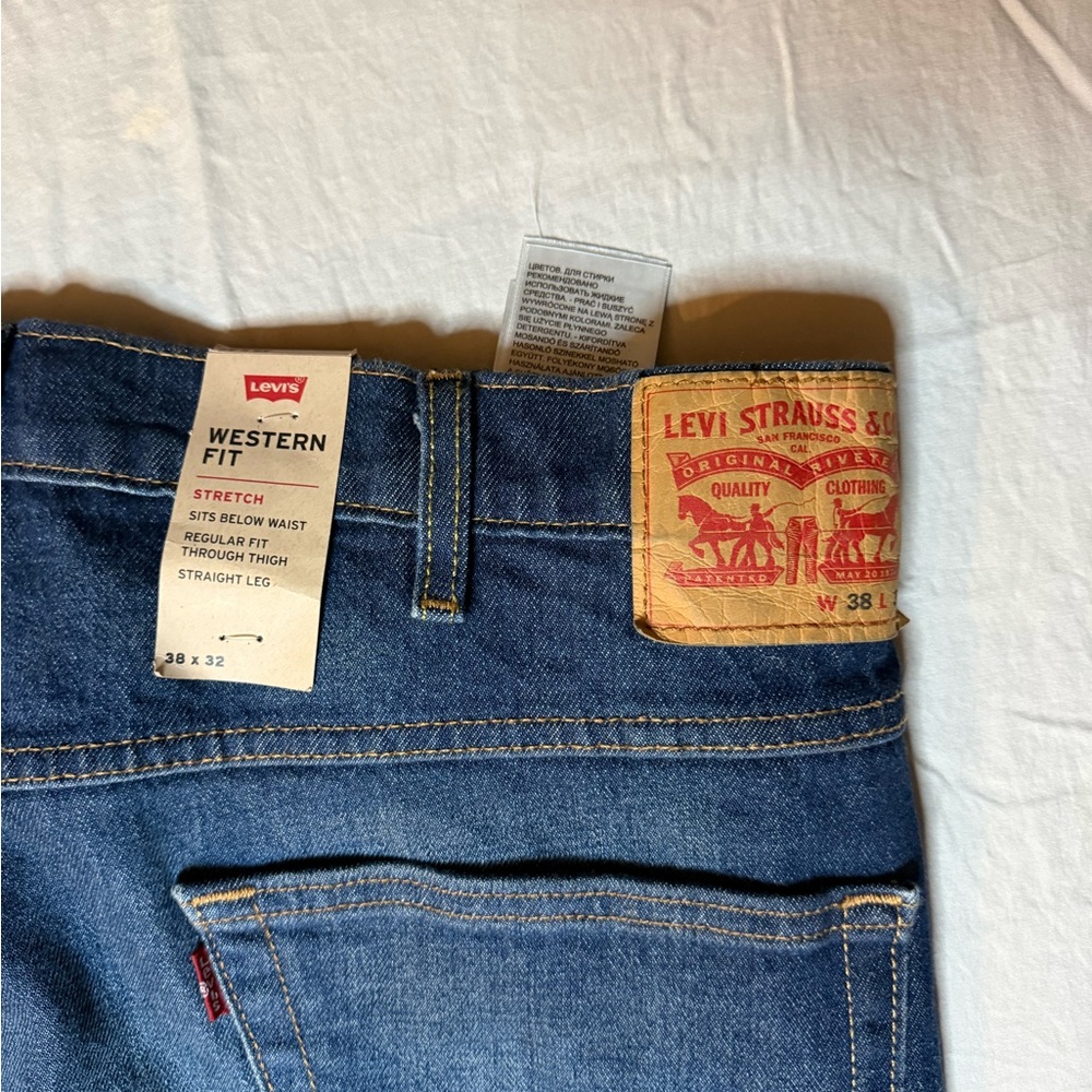 Levi's Men's Indigo Straight Jeans - Picture 3 of 5